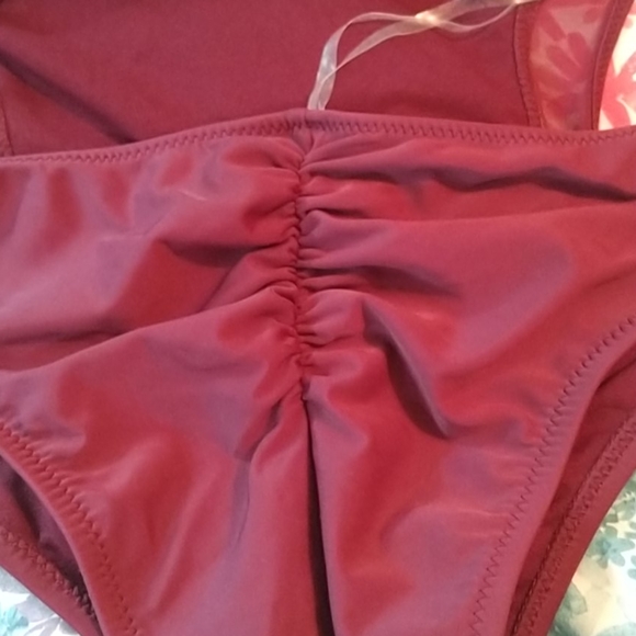 🆕💕Super sexy one piece bathing suit - Picture 3 of 3